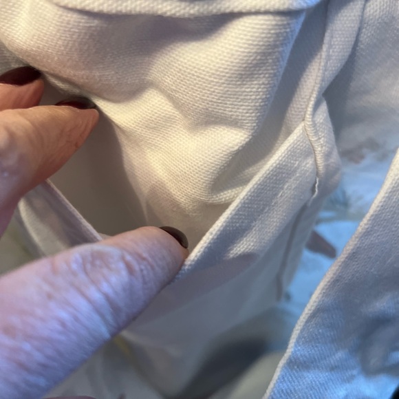 NWT-Twig &Twine Large Canvas white with Red Cardinals tote ❄️ - Picture 7 of 9